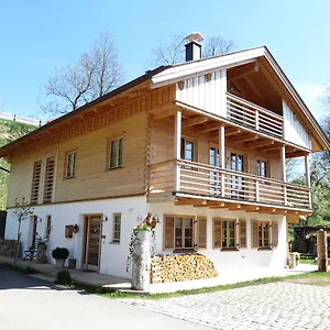 Mountainlodge Dorfhaus Apartment Lenggries